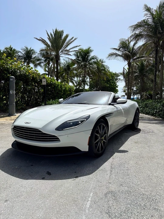 2019 Aston Martin - Image 14 of 26