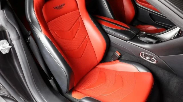 2019 Aston Martin DBS Superleggera - Image 17 of 22
