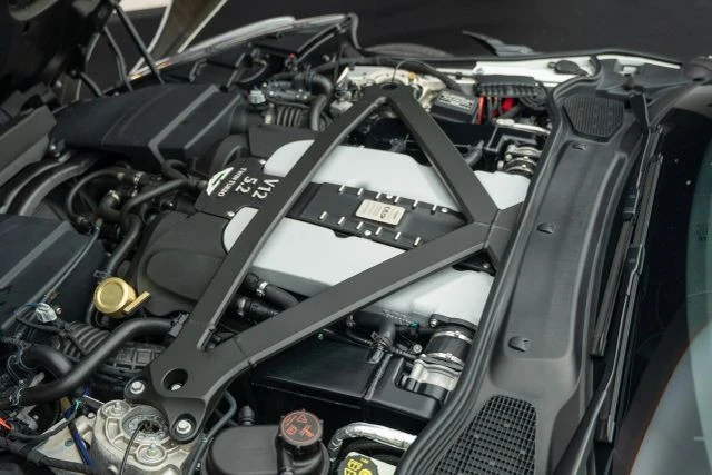 2019 Aston Martin DBS Superleggera - Image 15 of 31