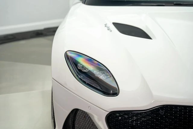 2019 Aston Martin DBS Superleggera - Image 13 of 31