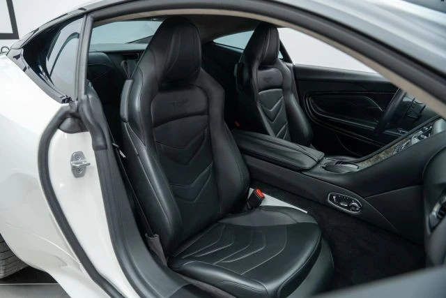 2019 Aston Martin DBS Superleggera - Image 25 of 31