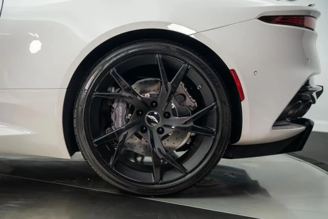 2019 Aston Martin DBS Superleggera - Image 18 of 31