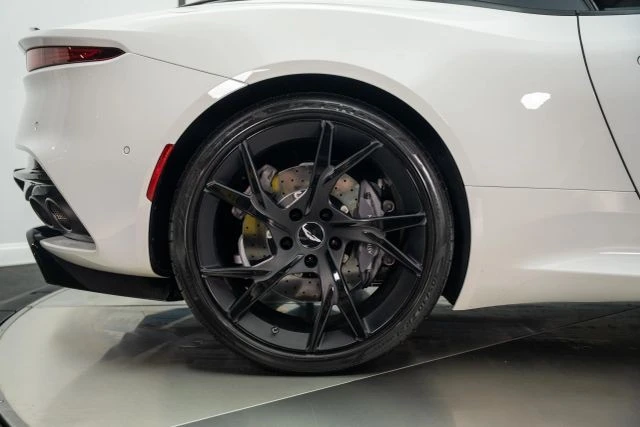 2019 Aston Martin DBS Superleggera - Image 23 of 31