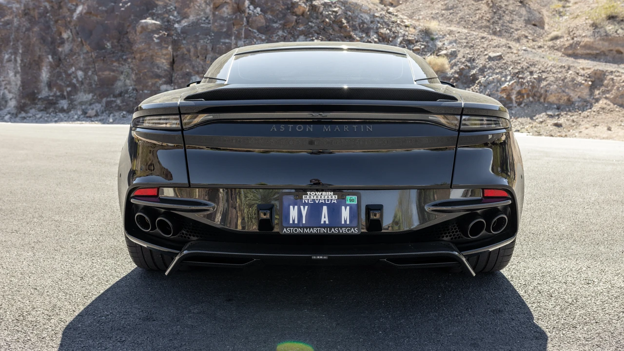 2019 Aston Martin DBS Superleggera - Image 7 of 31