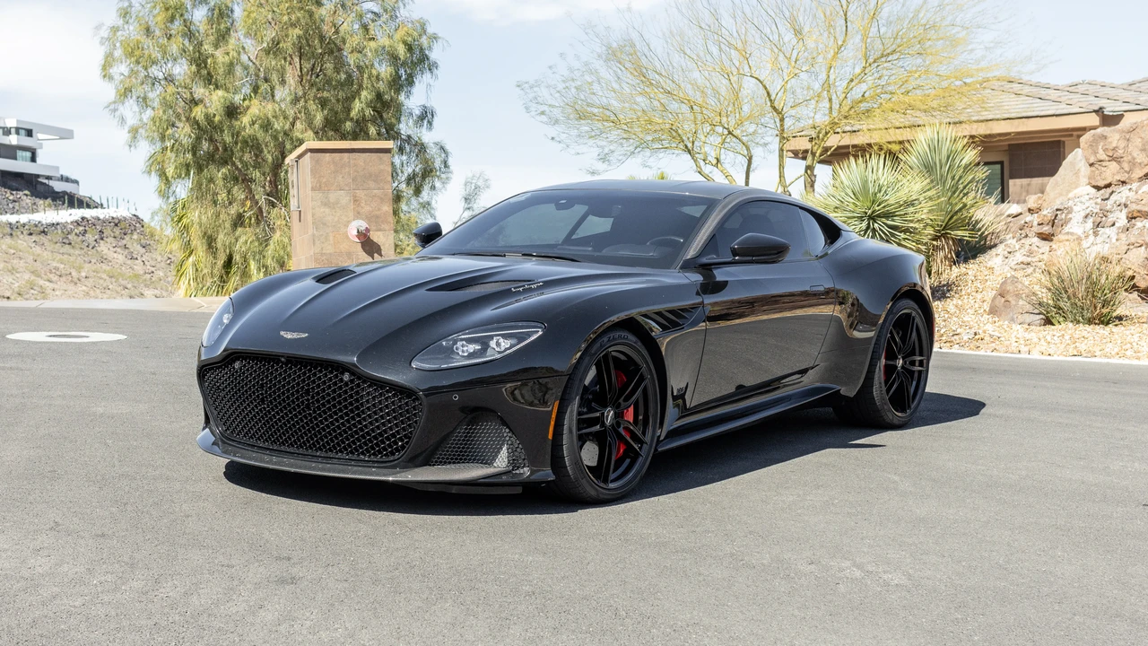 2019 Aston Martin DBS Superleggera - Image 2 of 31
