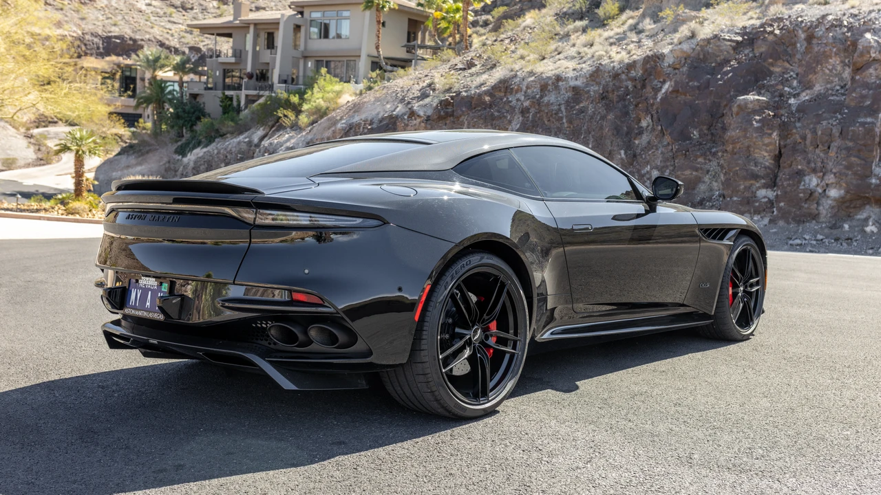 2019 Aston Martin DBS Superleggera - Image 6 of 31