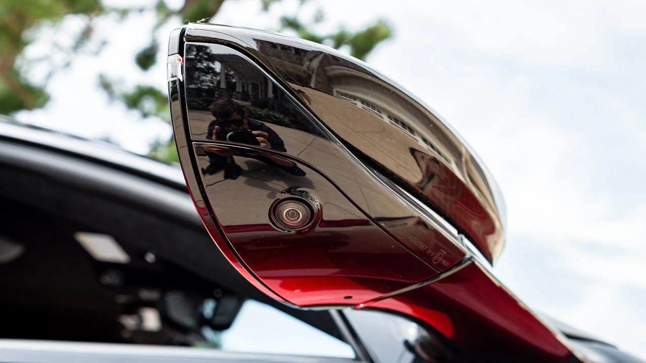 2019 Aston Martin DBS Superleggera - Image 14 of 31