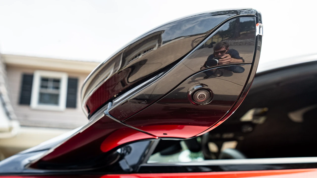 2019 Aston Martin DBS Superleggera - Image 15 of 31