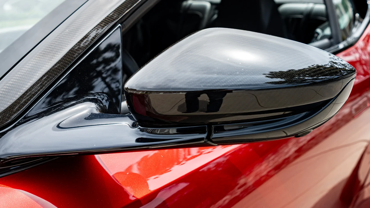 2019 Aston Martin DBS Superleggera - Image 13 of 31