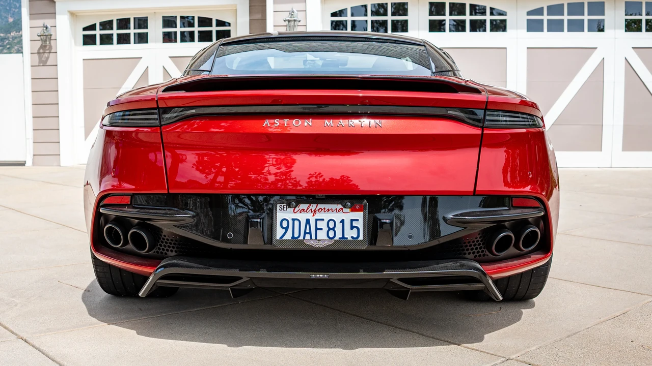 2019 Aston Martin DBS Superleggera - Image 6 of 31