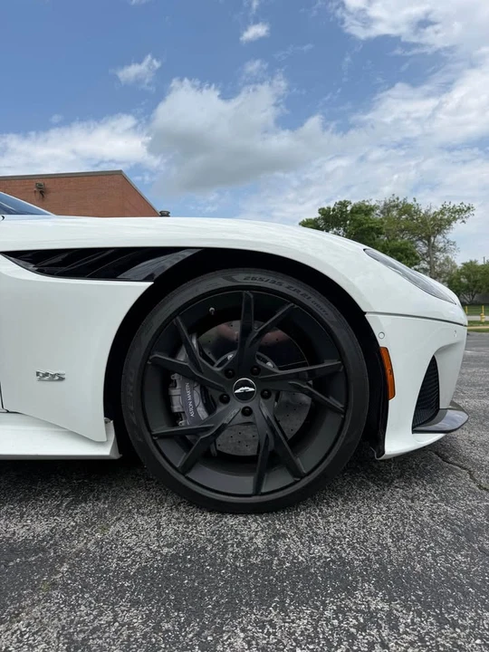2019 Aston Martin DBS Superleggera - Image 8 of 13