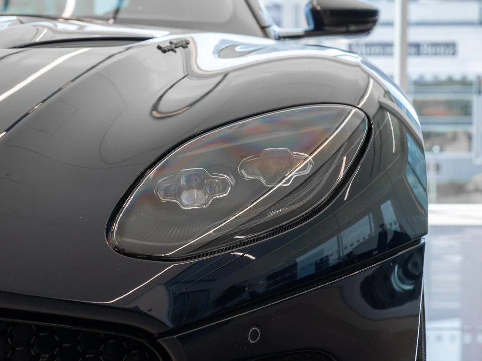 2019 Aston Martin DBS Superleggera - Image 17 of 31
