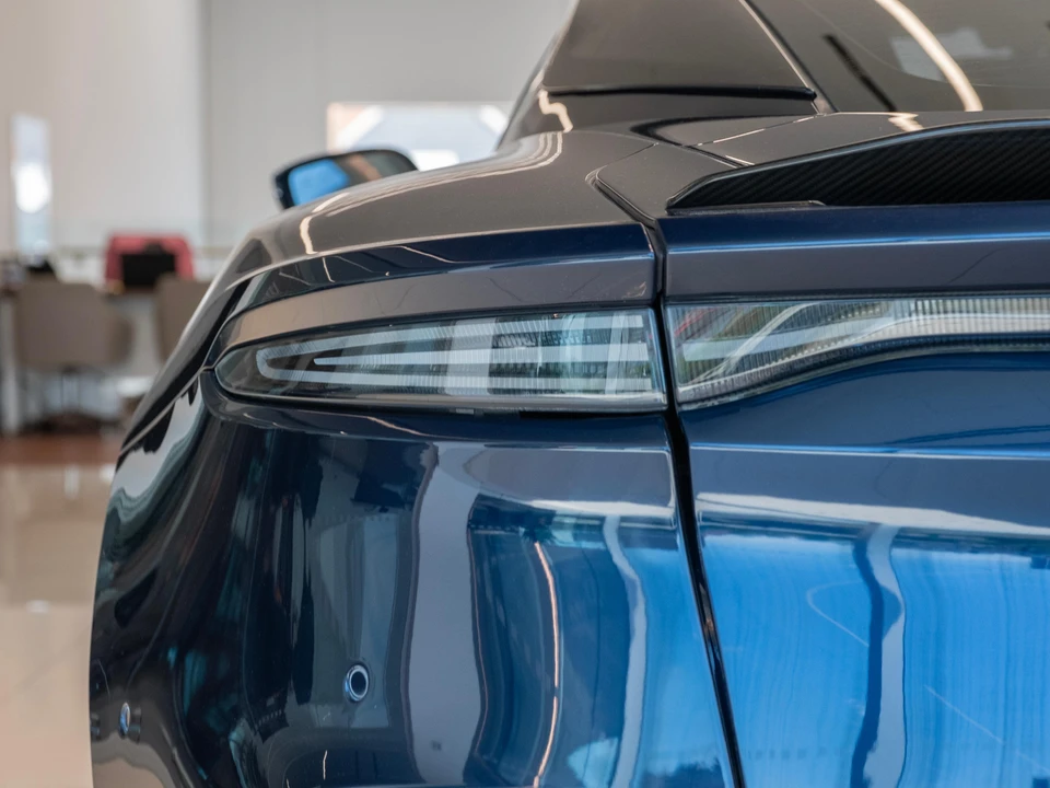 2019 Aston Martin DBS Superleggera - Image 26 of 31