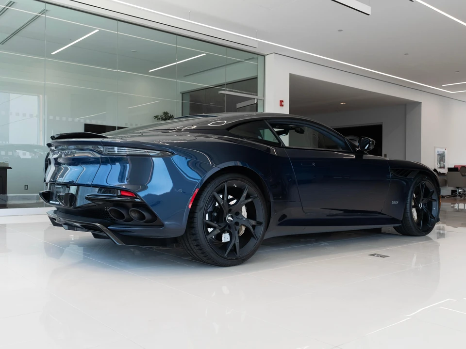2019 Aston Martin DBS Superleggera - Image 8 of 31
