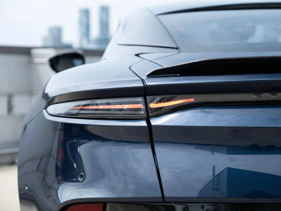 2019 Aston Martin DBS Superleggera - Image 25 of 31