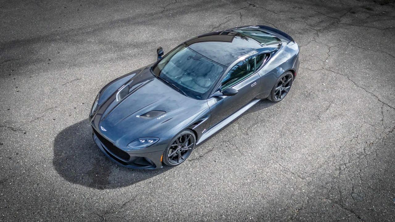 2019 Aston Martin DBS Superleggera - Image 10 of 31