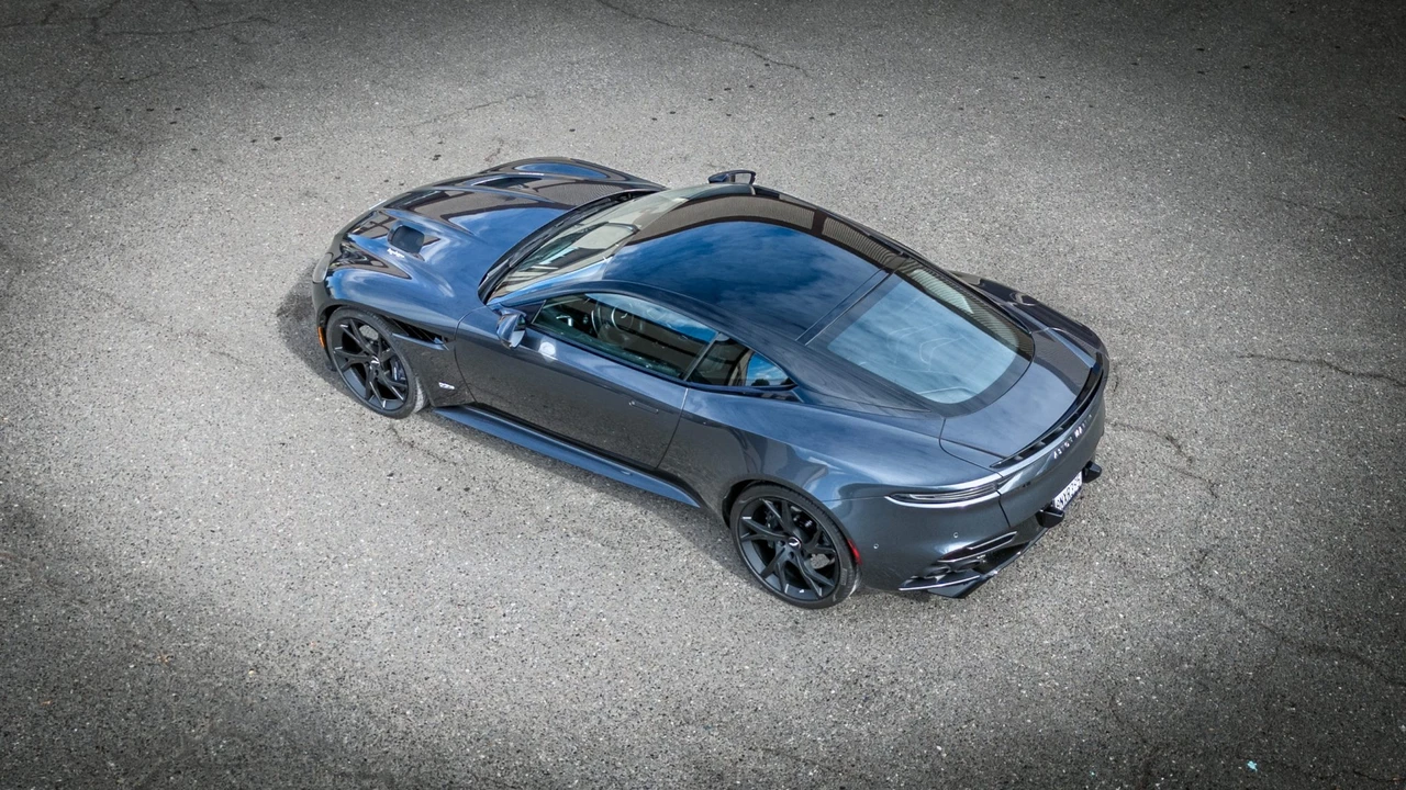 2019 Aston Martin DBS Superleggera - Image 15 of 31