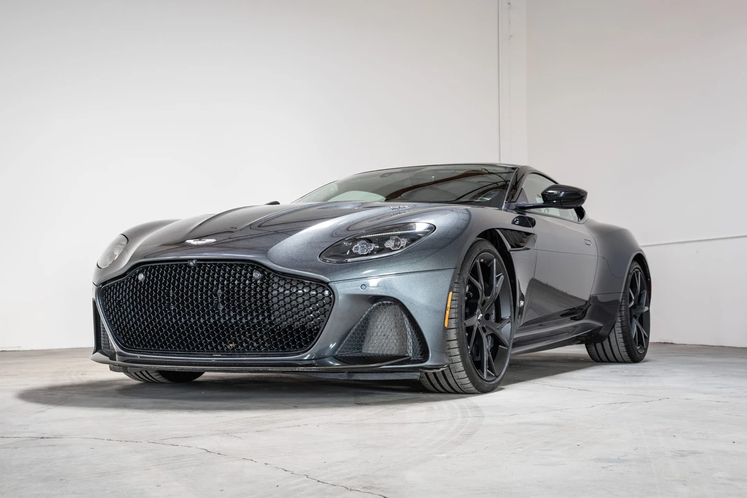 2019 Aston Martin DBS Superleggera - Image 2 of 31