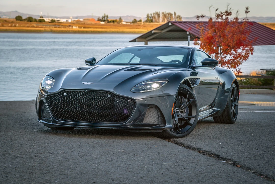 2019 Aston Martin DBS Superleggera - Image 8 of 31