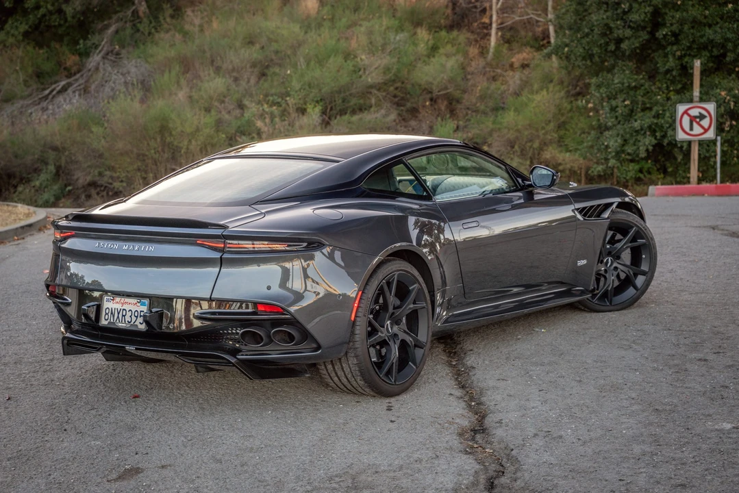 2019 Aston Martin DBS Superleggera - Image 24 of 31