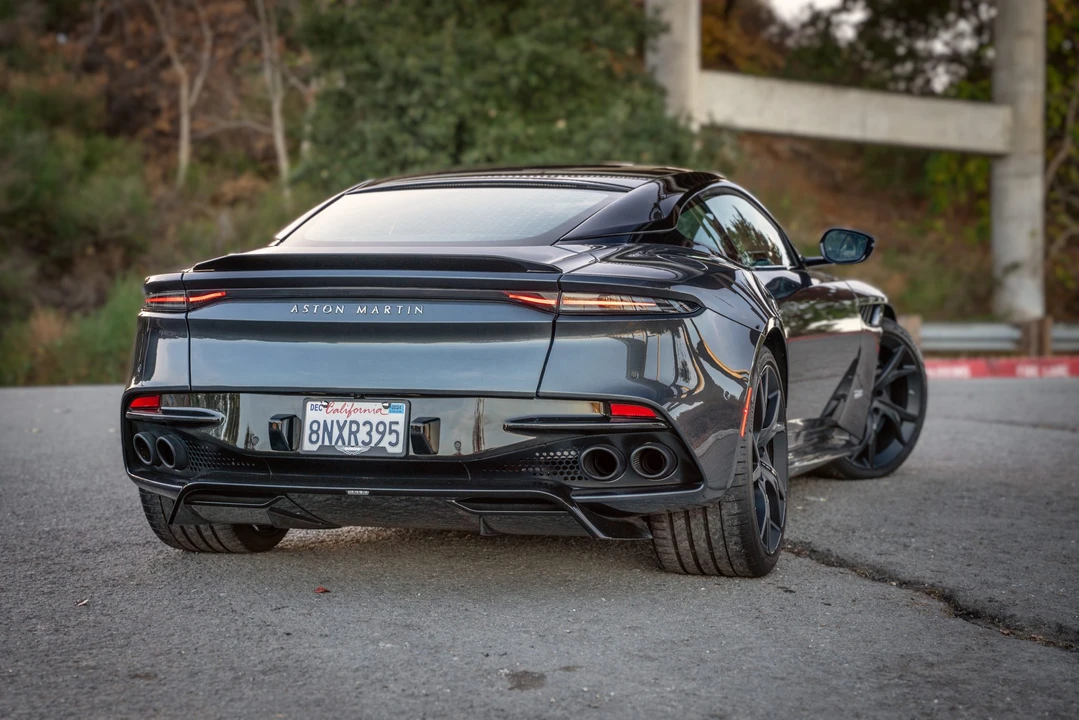 2019 Aston Martin DBS Superleggera - Image 22 of 31