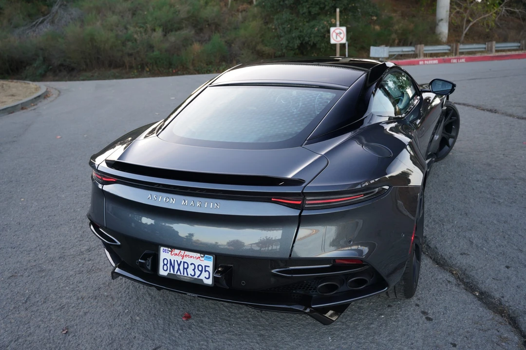 2019 Aston Martin DBS Superleggera - Image 21 of 31