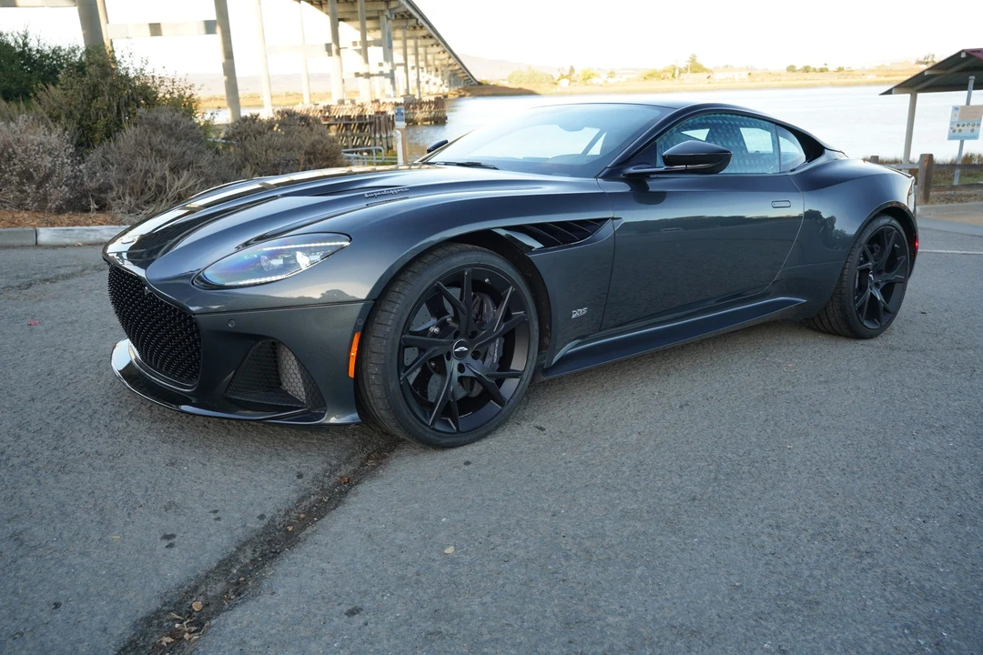2019 Aston Martin DBS Superleggera - Image 12 of 31