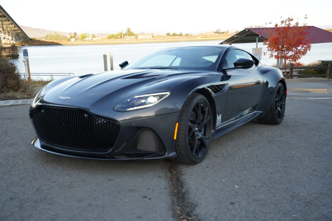 2019 Aston Martin DBS Superleggera - Image 9 of 31