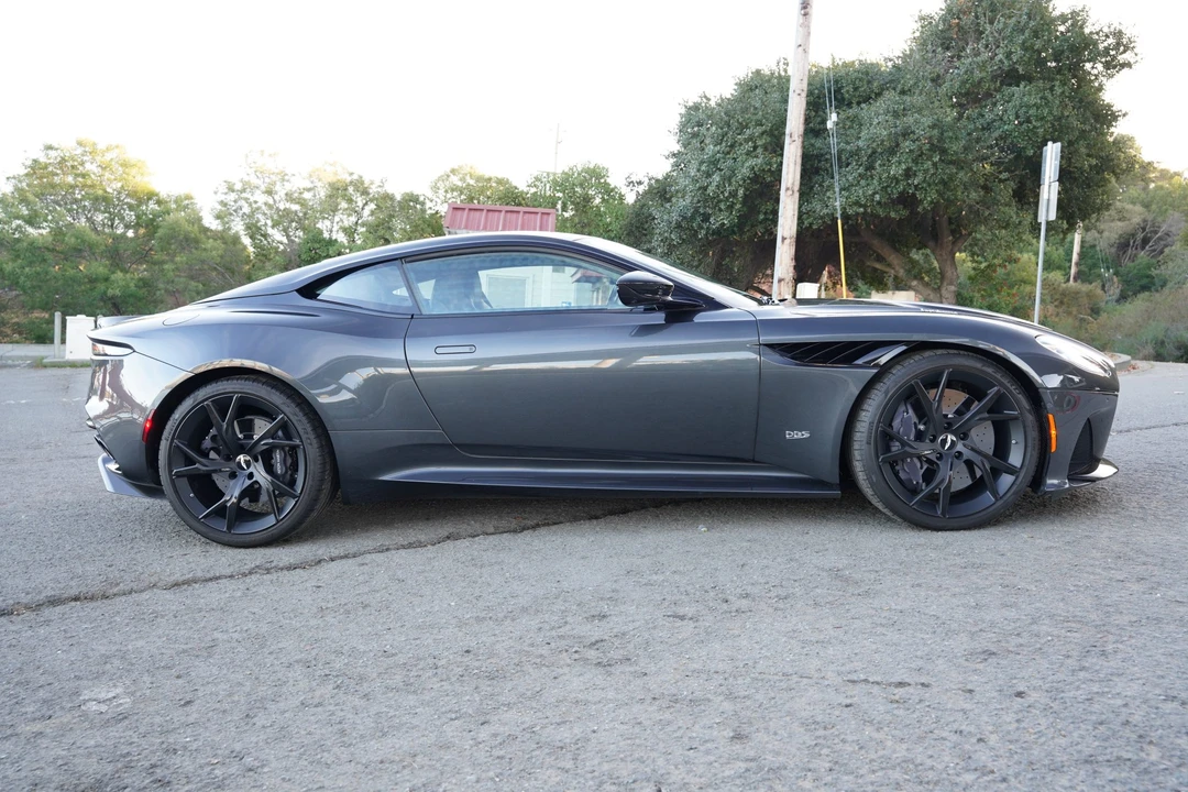 2019 Aston Martin DBS Superleggera - Image 30 of 31