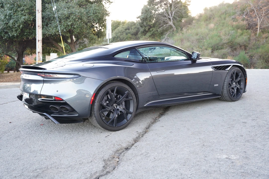 2019 Aston Martin DBS Superleggera - Image 28 of 31