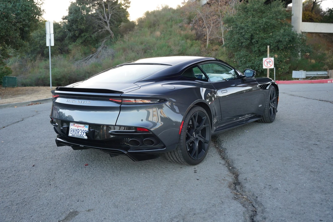 2019 Aston Martin DBS Superleggera - Image 25 of 31