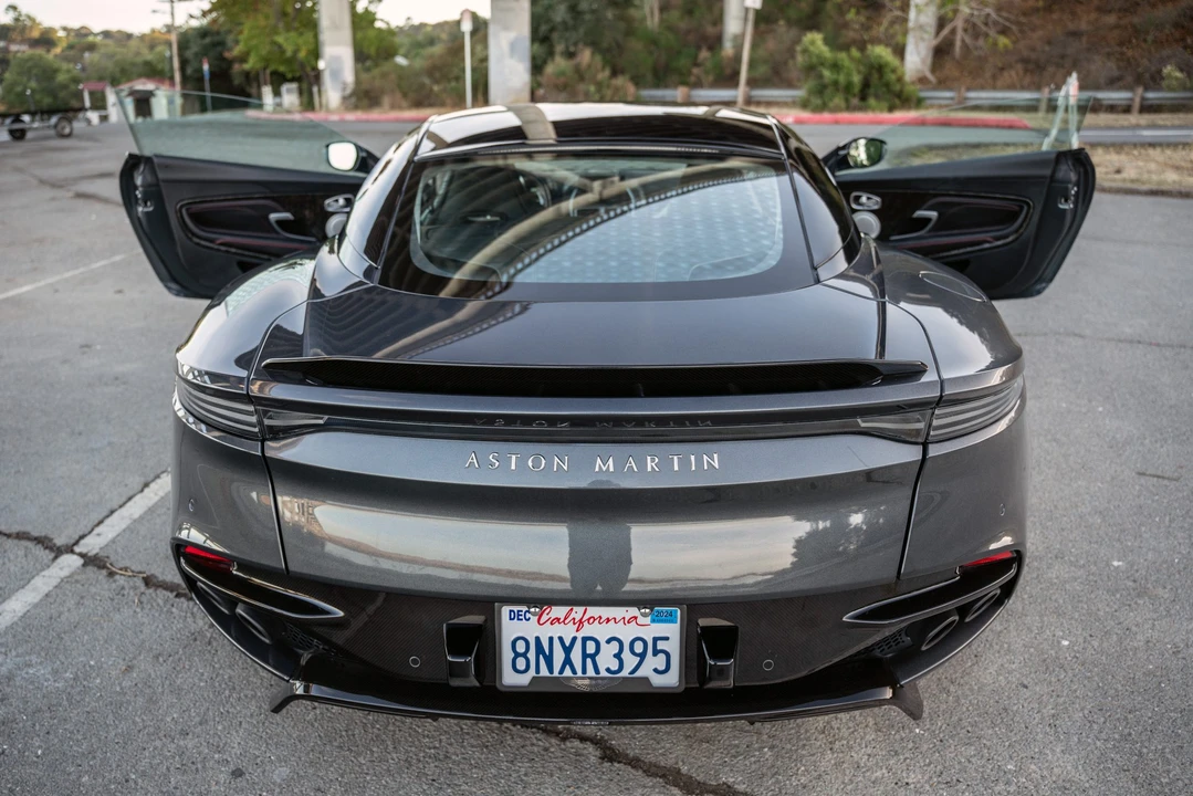 2019 Aston Martin DBS Superleggera - Image 20 of 31