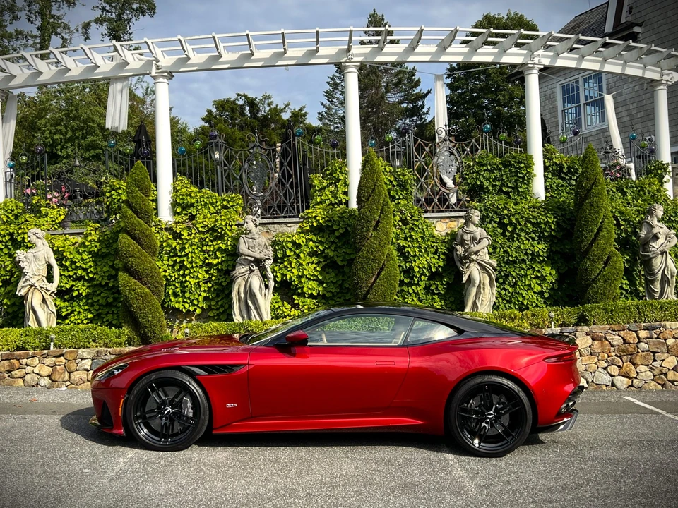 2019 Aston Martin DBS Superleggera - Image 30 of 31