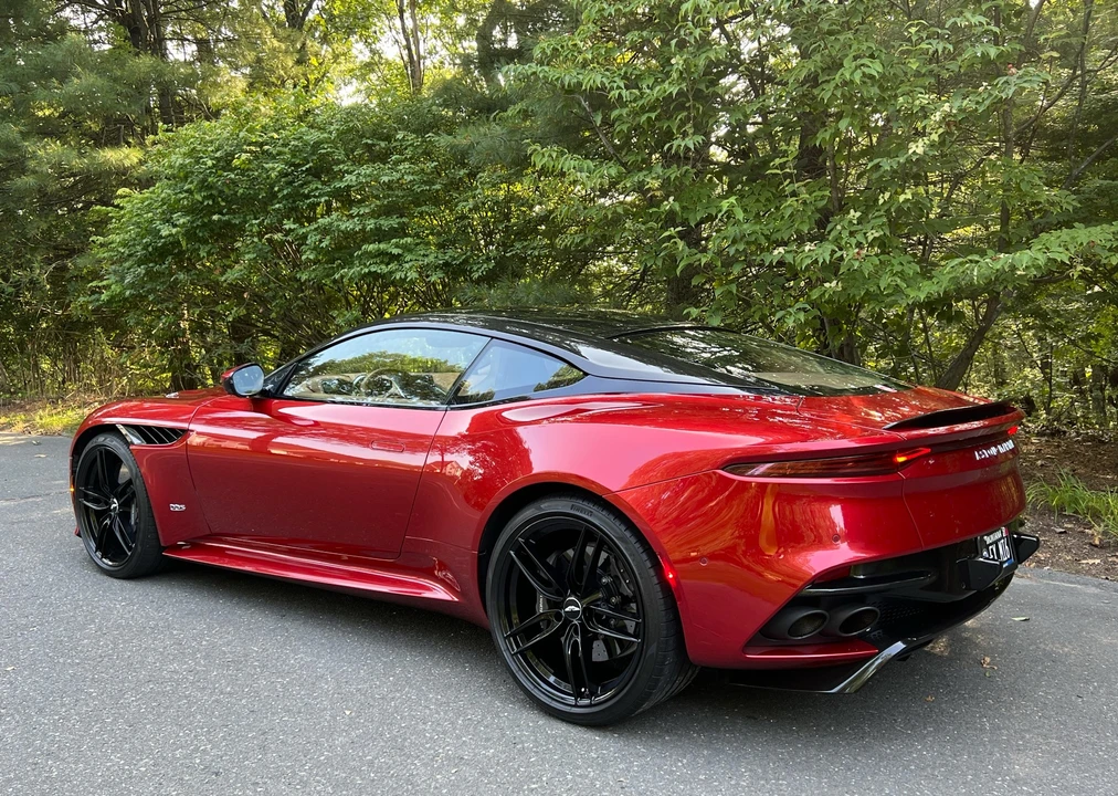 2019 Aston Martin DBS Superleggera - Image 10 of 31