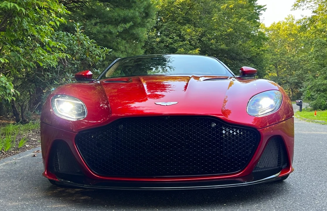 2019 Aston Martin DBS Superleggera - Image 28 of 31