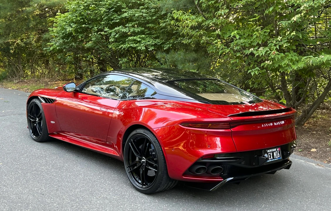 2019 Aston Martin DBS Superleggera - Image 11 of 31