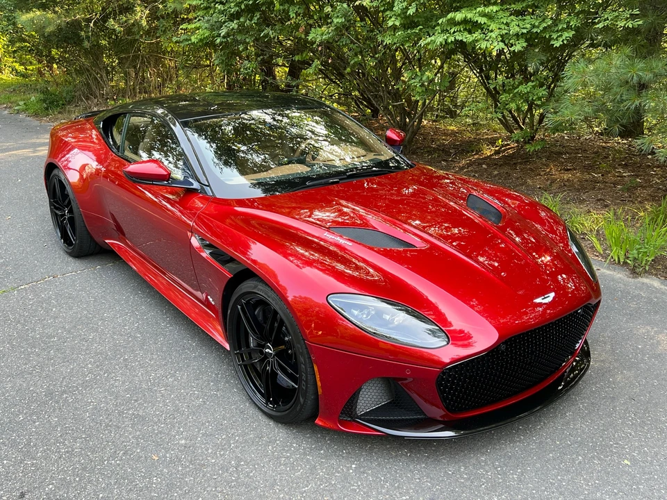 2019 Aston Martin DBS Superleggera - Image 2 of 31