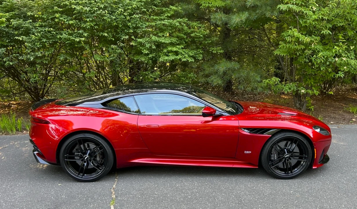 2019 Aston Martin DBS Superleggera - Image 22 of 31