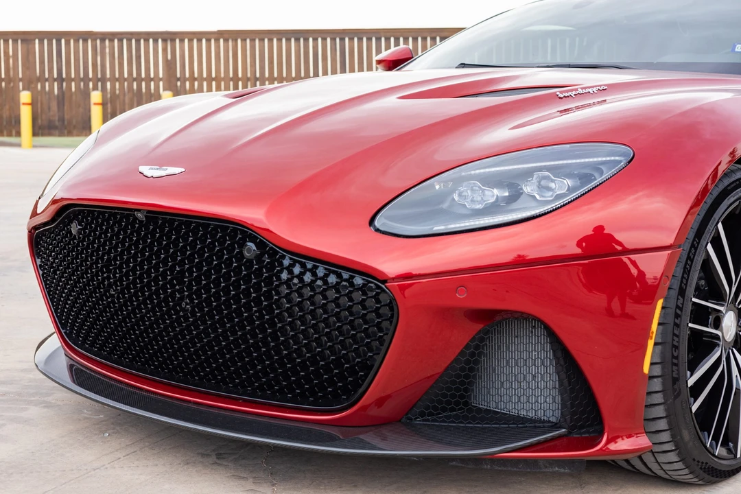 2019 Aston Martin DBS Superleggera - Image 11 of 31