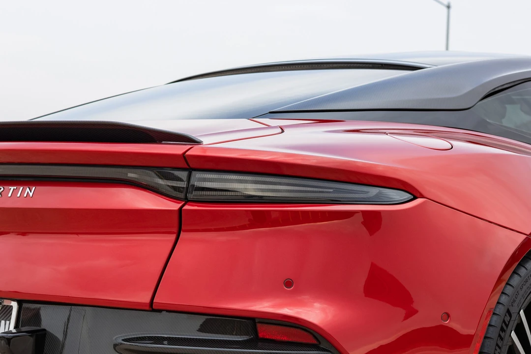 2019 Aston Martin DBS Superleggera - Image 18 of 31