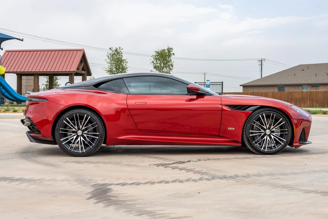 2019 Aston Martin DBS Superleggera - Image 5 of 31