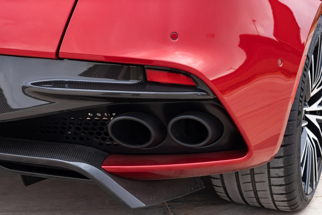 2019 Aston Martin DBS Superleggera - Image 19 of 31