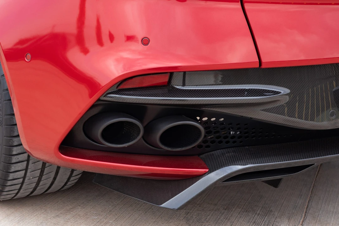2019 Aston Martin DBS Superleggera - Image 18 of 31