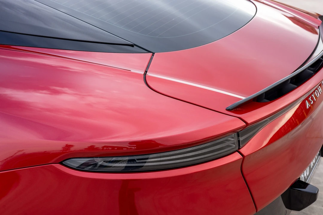 2019 Aston Martin DBS Superleggera - Image 29 of 31