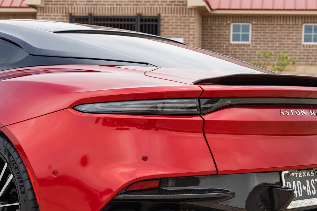 2019 Aston Martin DBS Superleggera - Image 16 of 31
