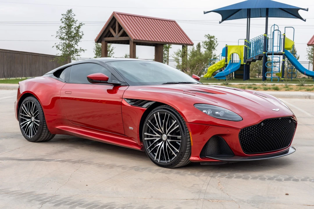 2019 Aston Martin DBS Superleggera - Image 4 of 31