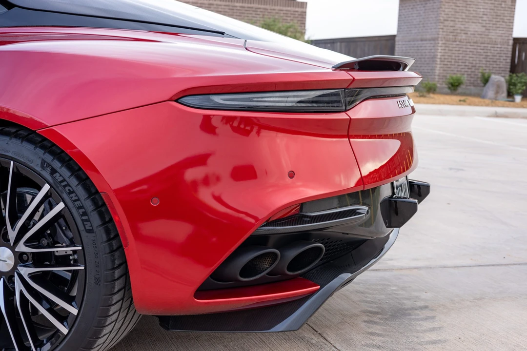 2019 Aston Martin DBS Superleggera - Image 28 of 31
