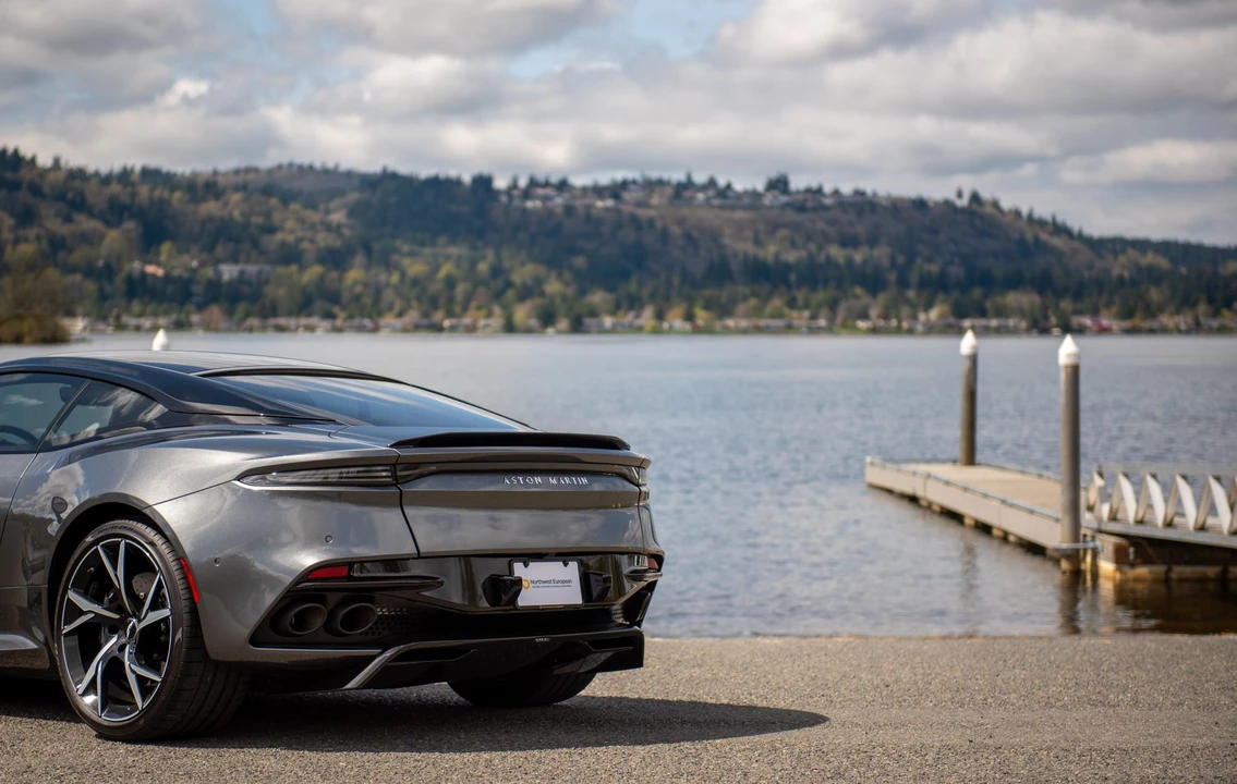 2019 Aston Martin DBS Superleggera - Image 16 of 31