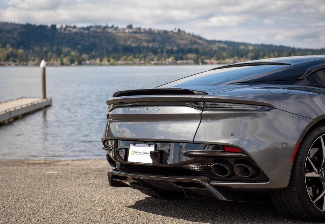 2019 Aston Martin DBS Superleggera - Image 15 of 31