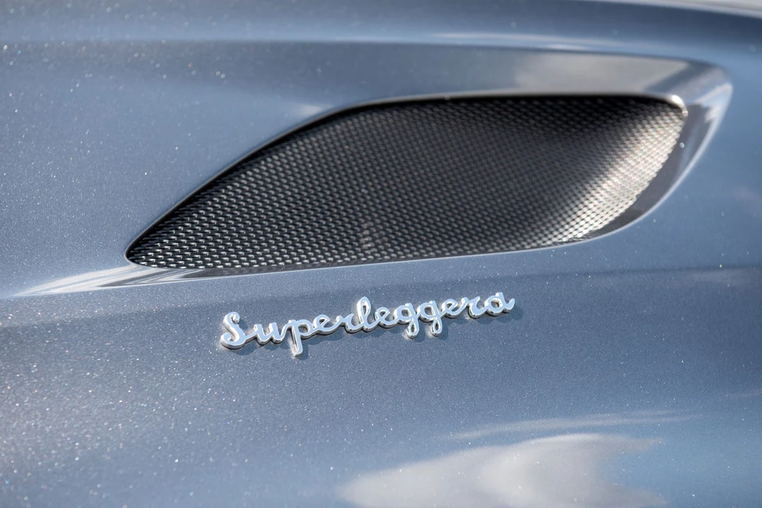 2019 Aston Martin DBS Superleggera - Image 24 of 31